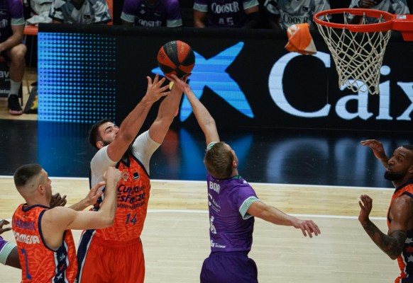 Valencia Basket solventa un partido irregular para lograr el duodécimo triunfo seguido en ACB