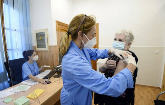 La Comunitat recibirá 559.020 dosis hasta fin de marzo y planteará a partir de abril la vacunación masiva