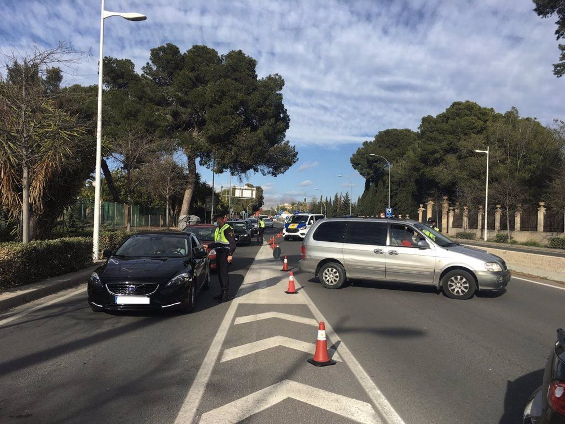  Los casos activos descienden ligeramente en las ciudades confinadas los fines de semana