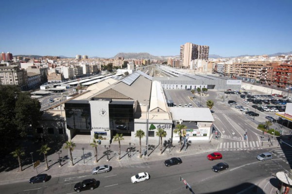 El Consell duplica vías en la estación de tranvía en Renfe y hace hueco a la expansión de la red