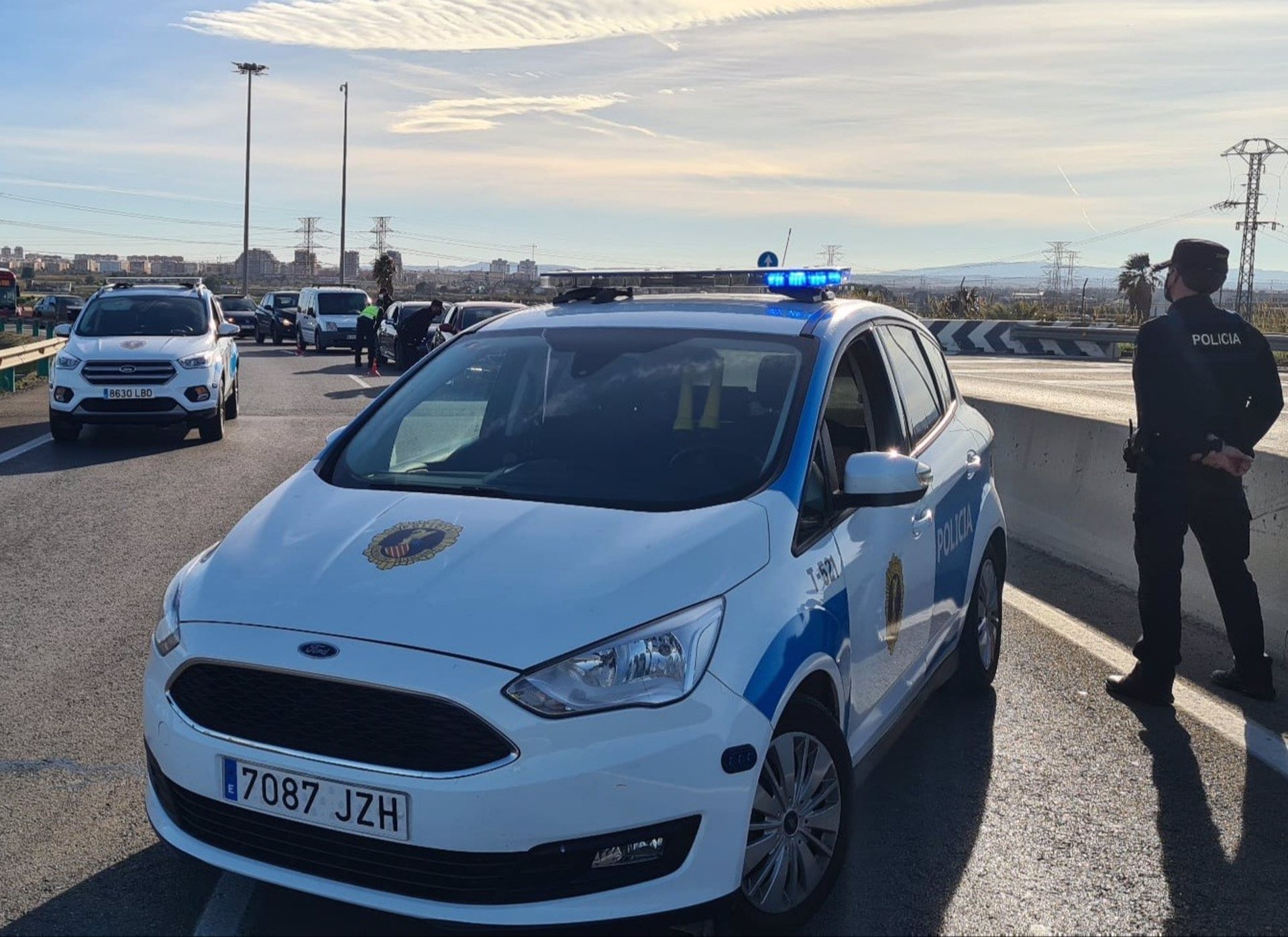 El segundo fin de semana de cierre de grandes ciudades empieza con menos retenciones