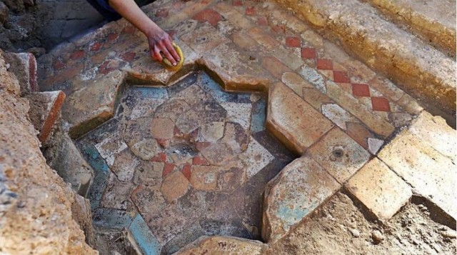 Descubren una bodega del siglo XIV en las excavaciones de la Bajada de San Miguel