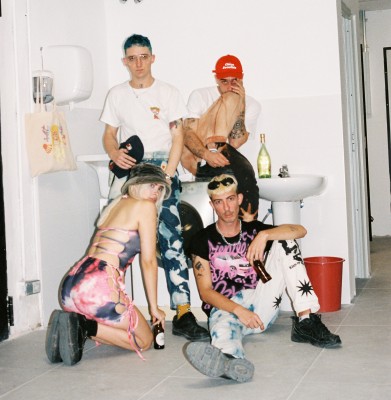 Popin’love y Ciberchico presentan 'Blister',
su nuevo single