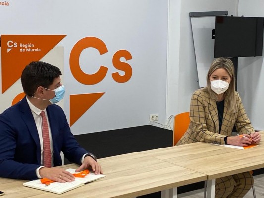Ciudadanos exigirá el lunes que abran las terrazas de los municipios con una incidencia menor a 500 casos