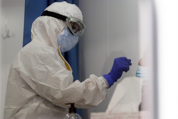 La Comunitat registra 99 fallecidos y 6.130 casos mientras la cifra de hospitalizados baja de 4.000