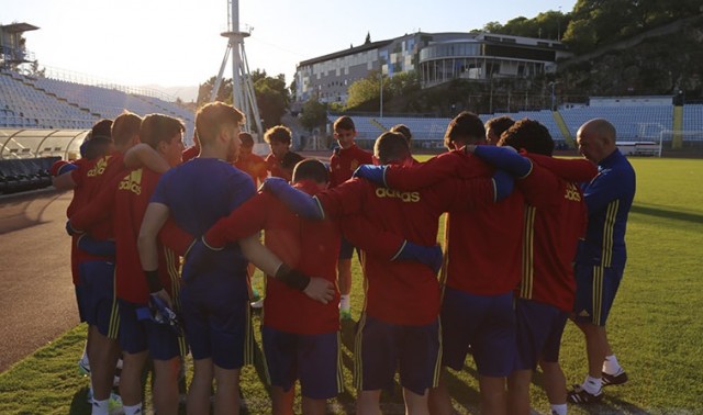Ferrán Torres y Hugo Guillamón se estrenan en el Europeo sub 17