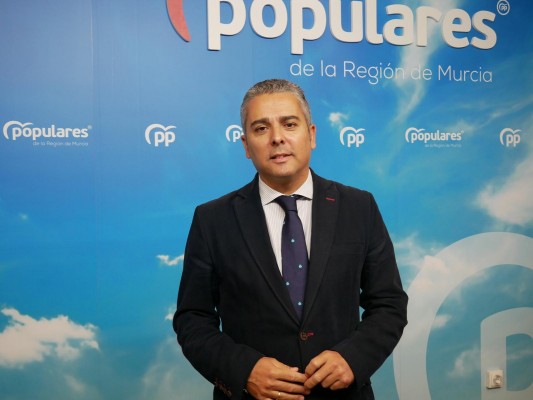 El PP afea a Vélez que 