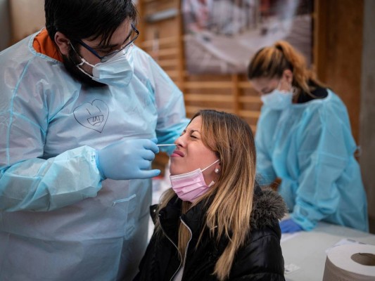  España registra 29.960 nuevos casos de covid-19, 11.388 en las últimas 24 horas, y 432 muertes