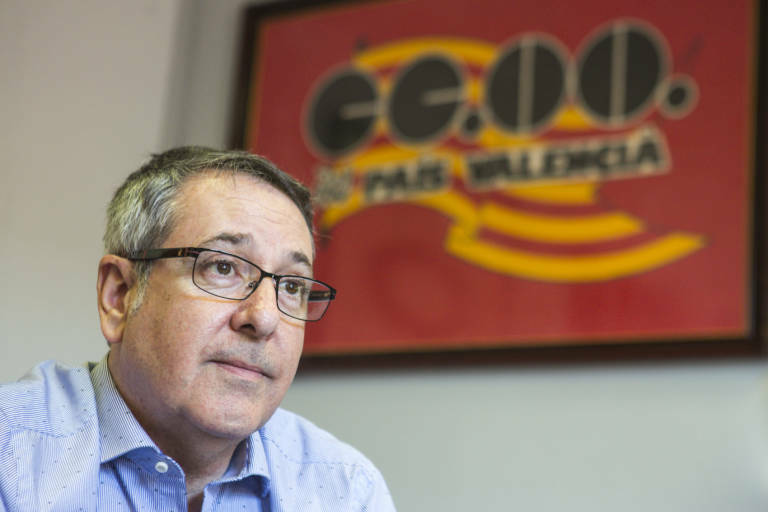 El líder de CCOO-PV, Arturo León, se vacunó antes que trabajadores sanitarios de primera línea