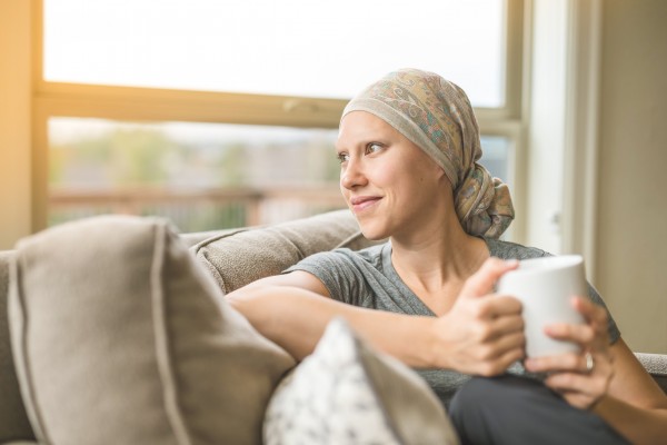 CaixaBank y la AECC promueven una campaña de donativos a favor de la investigación contra el cáncer 