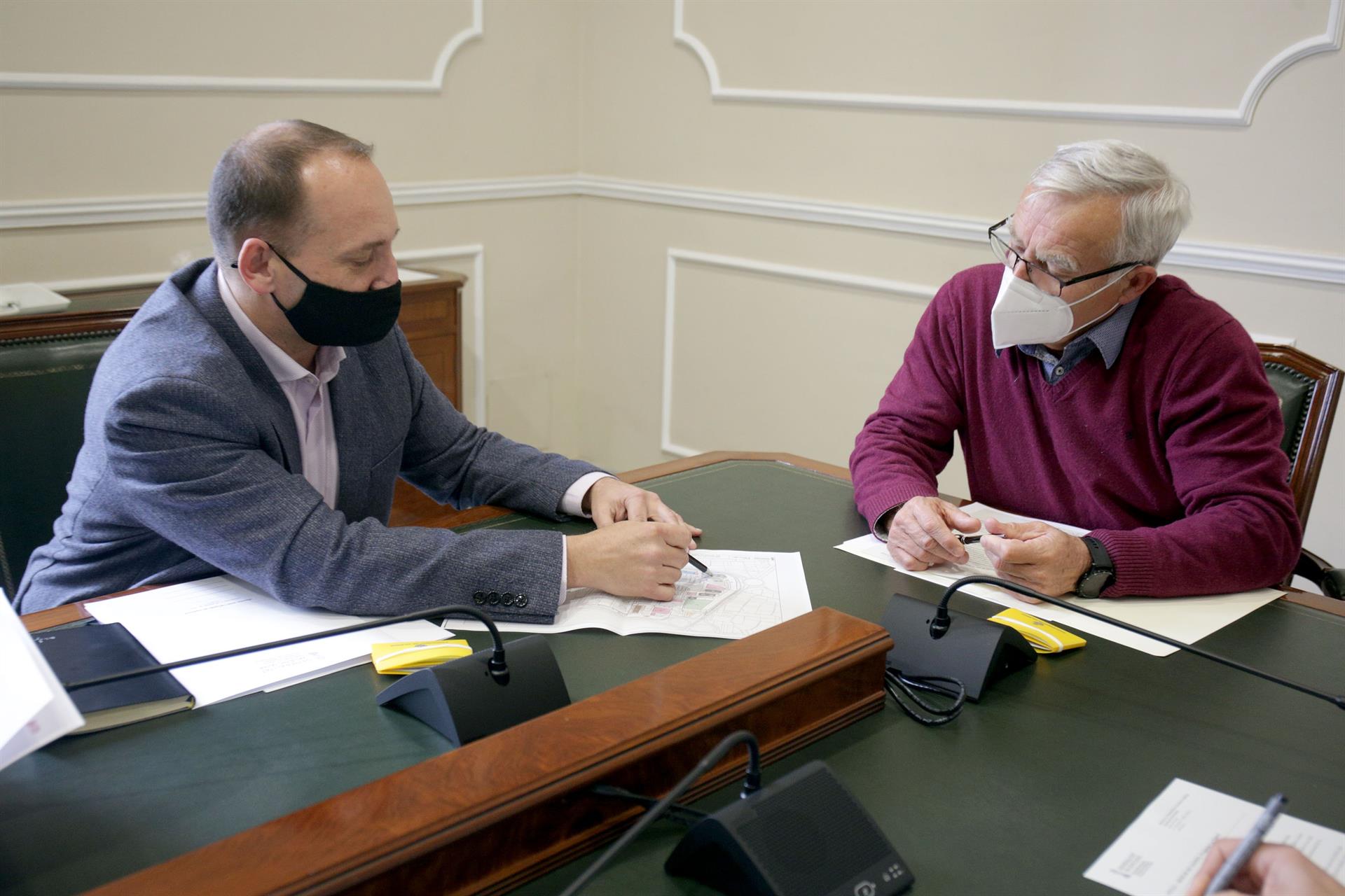 El alcalde de València. Joan Ribó, se reúne con el vicepresidente segundo del Consell y conseller de Vivienda, Ruben Martínez Dalmau. FOTO: MAO  - 