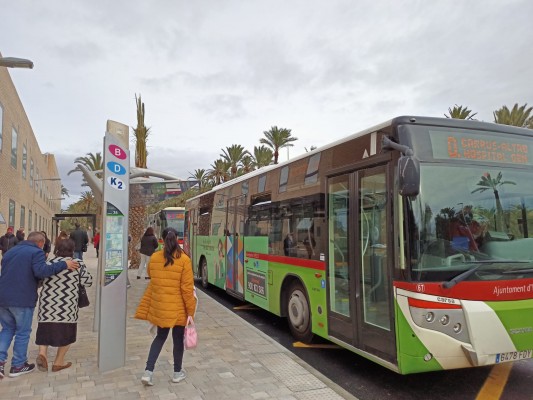El PP de Elche propone la reducción al 50% el aforo de los autobuses como medida covid