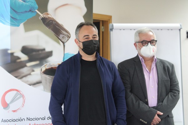 De Xixona para el mundo: el batería Javier Eguillor presenta concierto de la mano del helado artesanal