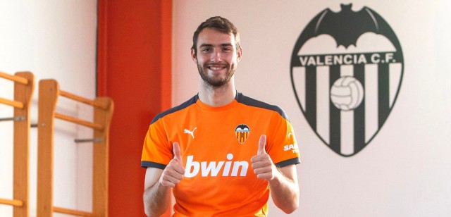 Un retraso en el laboratorio impide entrenar con el grupo a Ferro y Cutrone