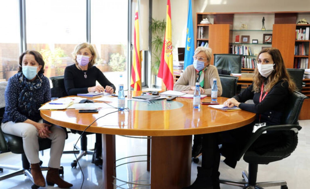  Herme Vanaclocha, Ofèlia Gimeno, Ana Barceló e Isaura Navarro. Foto: GVA  - 