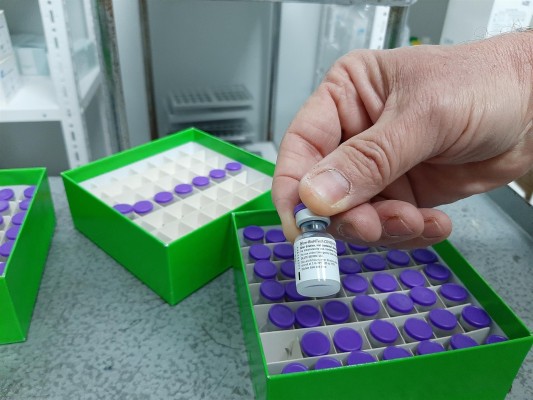 Sanidad investiga la desaparición de un vial del centro donde se vacunó el ex fiscal jefe de Castellón