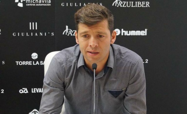 El Castellón busca un central en paro para apuntalar la plantilla