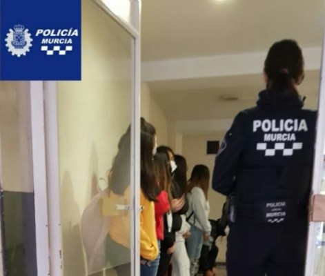 Sin miedo a la covid en Murcia: pillan a 10 adolescentes en una fiesta ilegal en una terraza de Santa Eulalia 