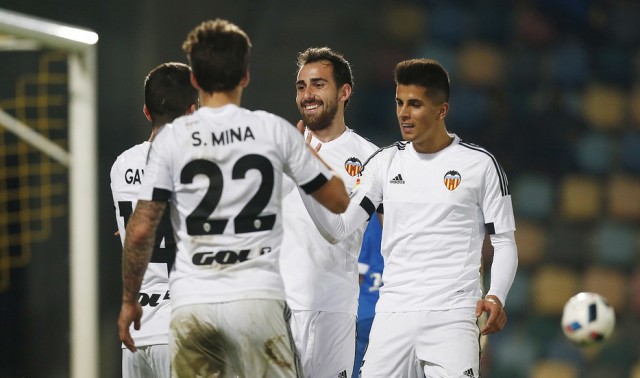 Un buen Cancelo y los cambios de Voro conducen al Valencia al triunfo en Barakaldo