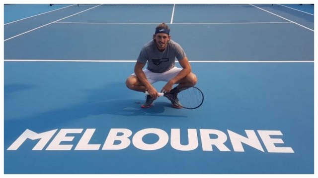 Vilella supera la primera ronda en Australia