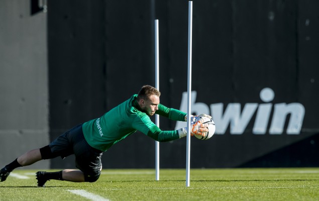 Cillessen enfila la recta final de su recuperación