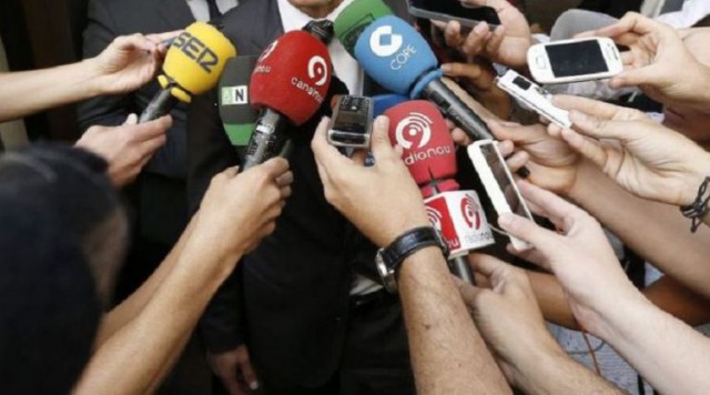  Hay que cambiar hasta los percheros: Críticos con la crítica