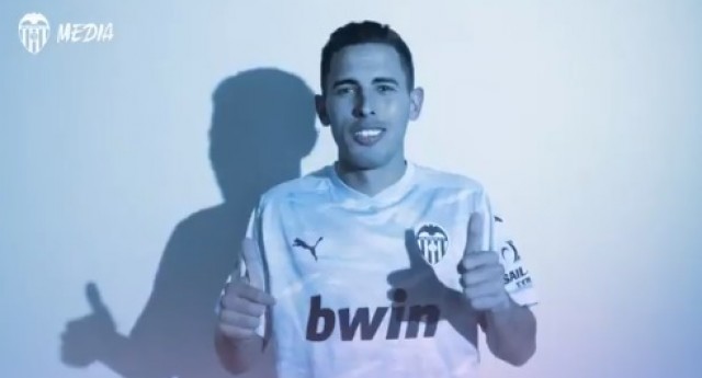 El '10' de la discordia en el Valencia lo llevará Christian Oliva