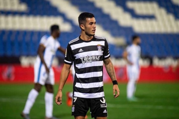 Simón Moreno regresa al Villarreal, desde el que llegó cedido al Cartagena en verano