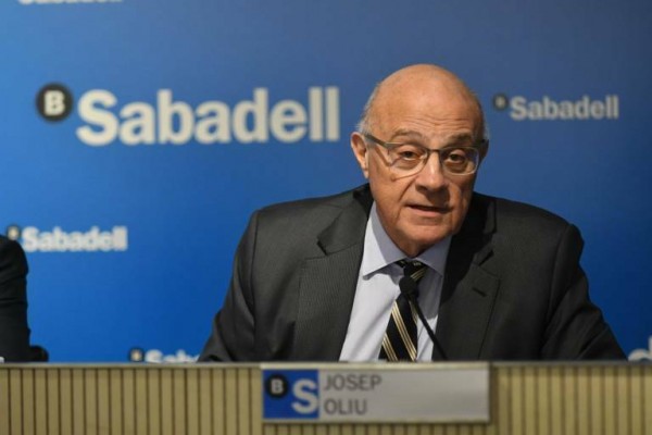Oliu descarta que el Sabadell busque una nueva fusión por iniciativa propia