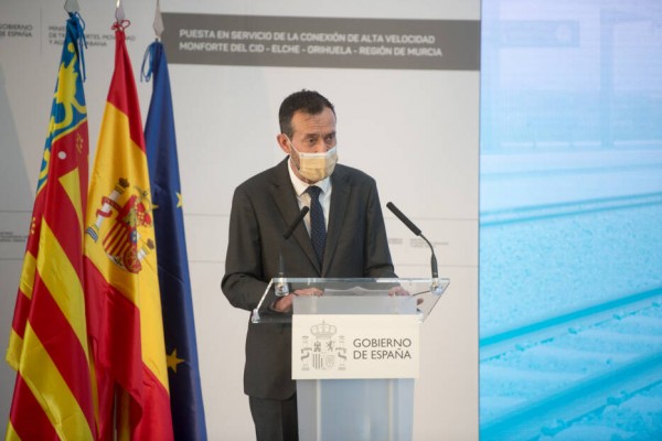 González aprovecha la inauguración del AVE en Elche para reivindicar la Ronda Sur o la mejora de las Cercanías