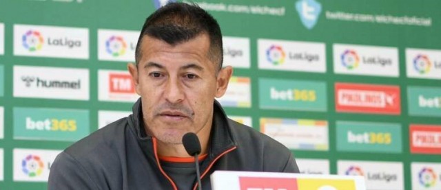 Peñas del Elche piden la dimisión de Almirón y que Bragarnik refuerce el equipo