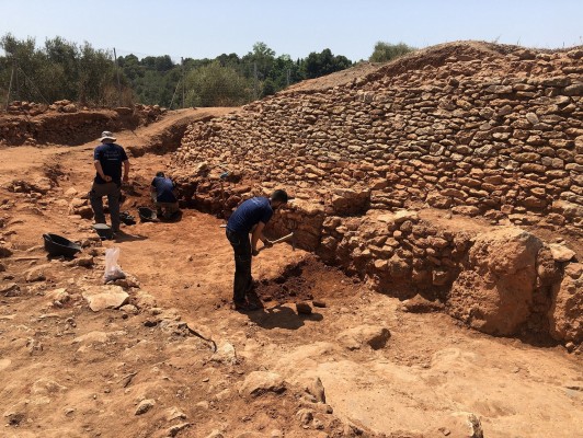 Almassora comienza la nueva excavación en el Torrelló para restaurar 25 metros de muralla