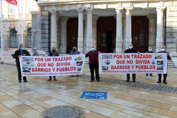La plataforma Prosoterramiento se moviliza: exige la intermodalidad con FEVE, media distancia, estación de autobuses y AVE