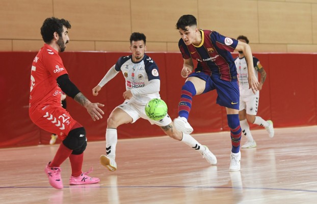 El Bisontes Castellón se mete lleno en la pelea por los puestos de 'playoff' tras sorprender al Barça B 