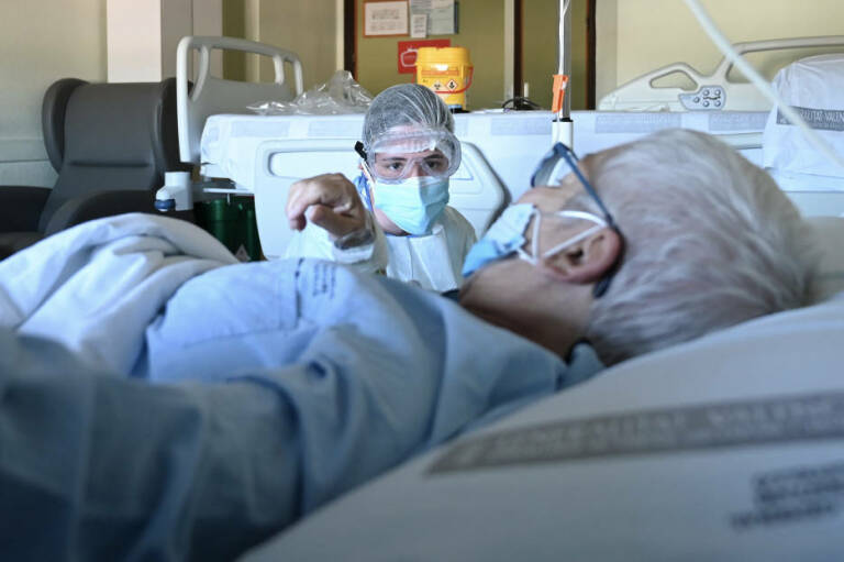 La provincia de Castellón suma 11 fallecidos, 12 brotes y 653 nuevos casos de covid en las últimas 24 horas