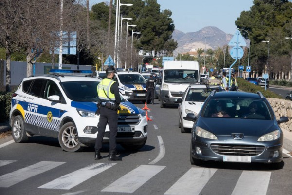 Alicante plantea al Consell retrasar el cierre perimetral a las 18:00 horas para evitar colapsos