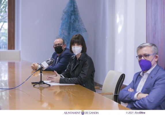Gandia solicita seguir adelante con la ampliación del muelle comercial sur y renuncia a la extensión por el norte