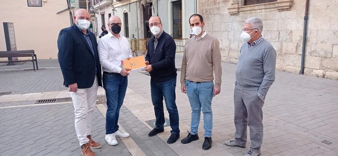 L'alcalde d'Alzira es reuneix amb els hostalers de la ciutat que demanen més ajudes per al sector