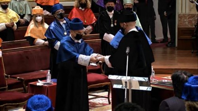 El ilicitano Francis Mojica, honoris causa por la Complutense por su 