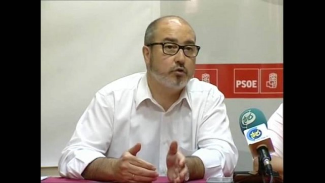 El alcalde de Benejúzar (PSOE) da por buena la vacunación de su concejal de Sanidad y no le cesará 
