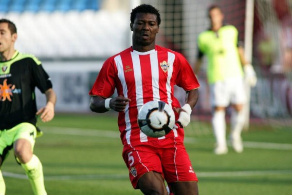 El Águilas FC, de Tercera, incorpora al internacional nigeriano Kalu Uche, de 38 años
