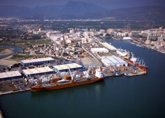 Compromís exige en Les Corts que se paralice la ampliación del puerto de Gandia