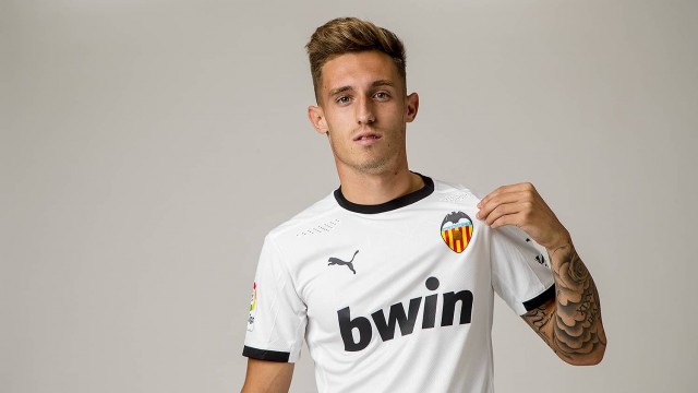 El Valencia le da ficha del primer equipo a Álex Blanco