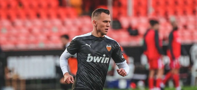 Cheryshev y Mangala se ejercitan en solitario tras la debacle copera
