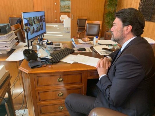 Barcala reclama que Alicante pueda gestionar de forma directa los fondos de la UE frente a la covid