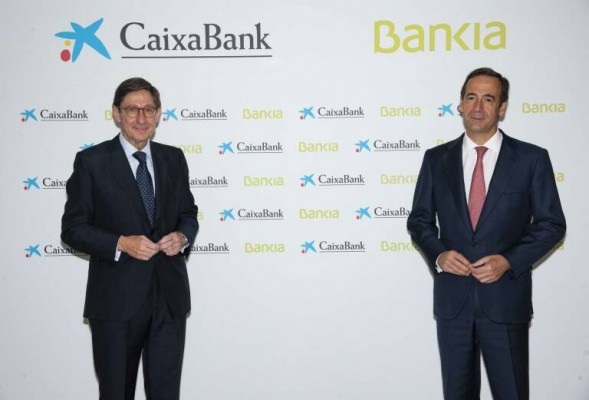 Así es el proceso que se está siguiendo para cribar las plantillas de CaixaBank y Bankia