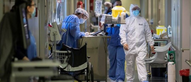Salud retrasa las vacunaciones al personal no prioritario para proteger al de primera línea 