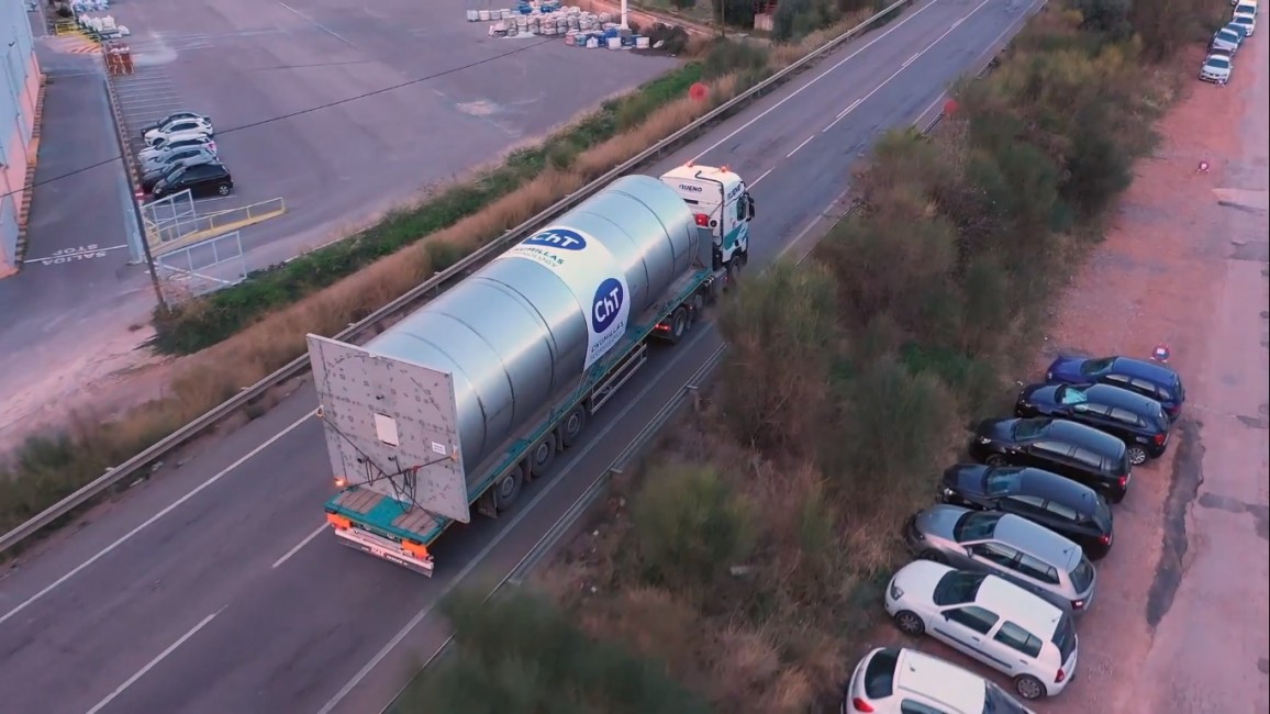 Transporte de silos de almacenamiento desde Chumillas Technology. - 