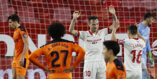 (3-0) El Valencia 'tira' la Copa haciendo el ridículo