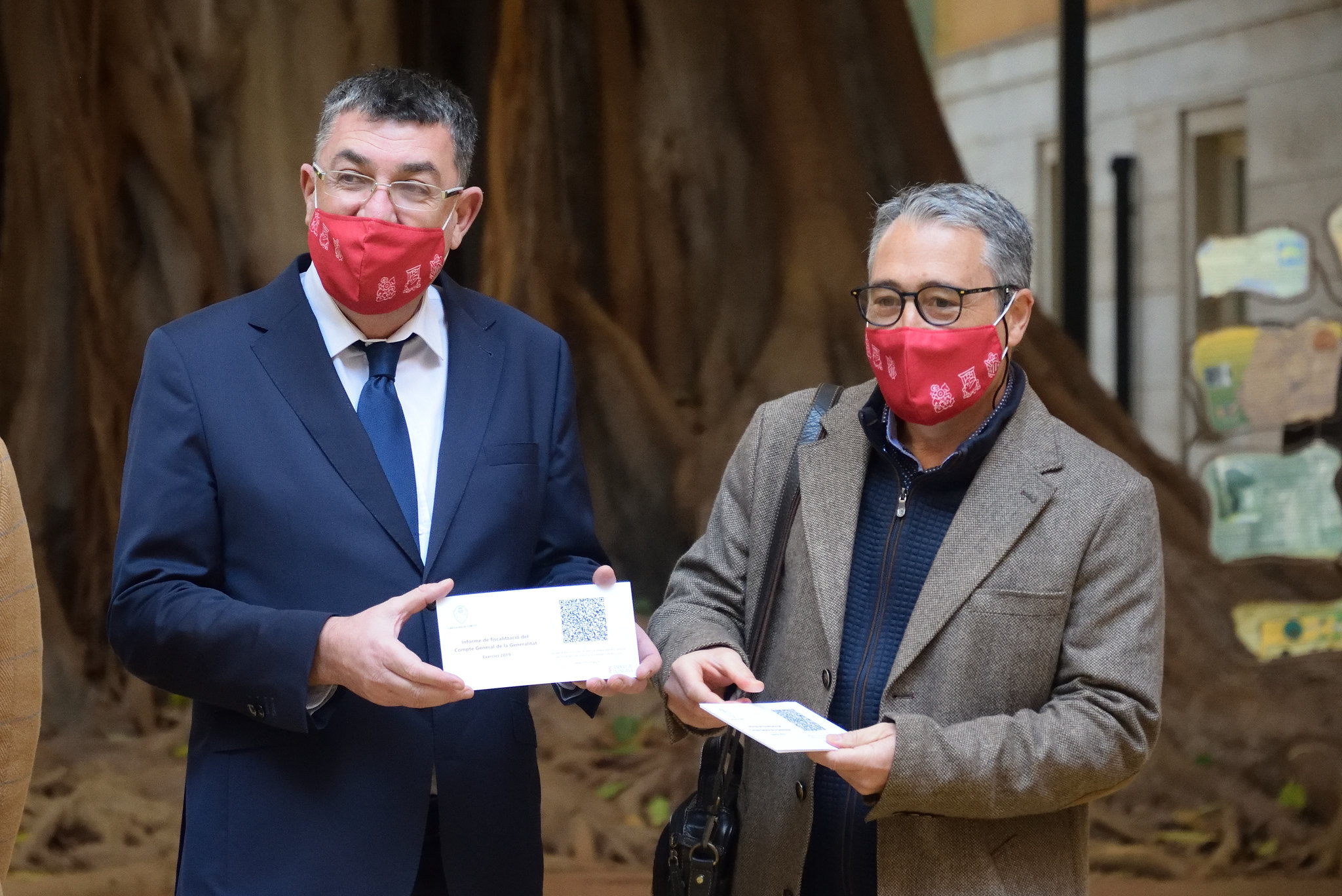 El president de Les Corts, Enric Morera, junto al síndic de Comptes, Vicent Cucarella. Foto: CORTS - 